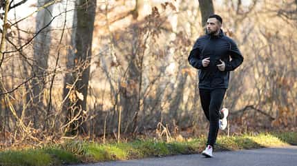 Motivation steigern: Warum Fitness-Routinen um die Feiertage so schwerfallen und wie du gegensteuerst