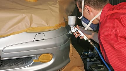 Smart-Repair-Verfahren am Auto Smart-Repair-Verfahren am Auto