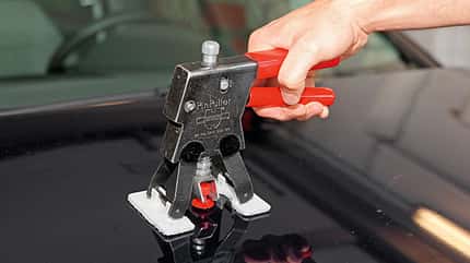 Smart-Repair-Verfahren am Auto Smart-Repair-Verfahren am Auto