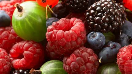 Zu den gesündesten Lebensmitteln für Männer gehören Beeren Zu den gesündesten Lebensmitteln für Männer gehören Beeren