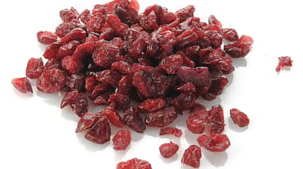 Getrocknet schmecken Cranberries etwas süßer als Rosinen Getrocknet schmecken Cranberries etwas süßer als Rosinen