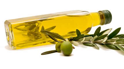 Für eine gesunde Ernährung nehmen Sie Olivenöl Für eine gesunde Ernährung nehmen Sie Olivenöl