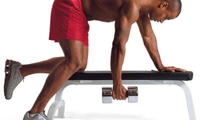 Men's Health Fitness-Lexikon – Rudern, einarmiges (einarmiges Kurzhantel-Rudern) Men's Health Fitness-Lexikon – Rudern, einarmiges (einarmiges Kurzhantel-Rudern)