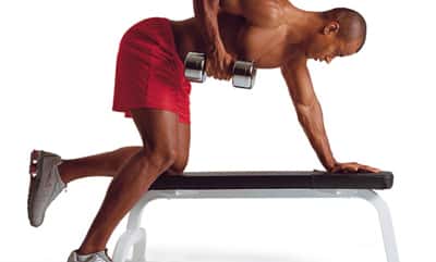 Men's Health Fitness-Lexikon – Rudern, einarmiges (einarmiges Kurzhantel-Rudern) Men's Health Fitness-Lexikon – Rudern, einarmiges (einarmiges Kurzhantel-Rudern)