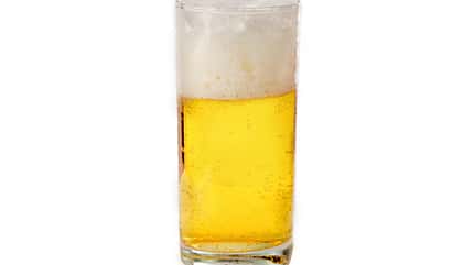 Das Kölsch Bier hat 45 Kalorien pro 100 ml Das Kölsch Bier hat 45 Kalorien pro 100 ml