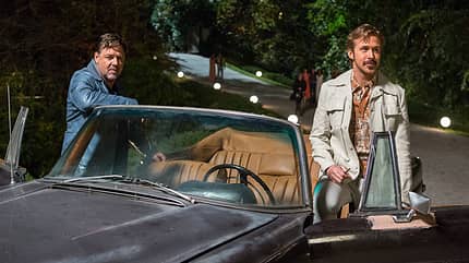 In der durchgeknallten Buddy-Komödie „The Nice Guys“ ermitteln Russell Crowe und Ryan Gosling als trottelige Schnüffler in der Pornobranche der 70er In der durchgeknallten Buddy-Komödie „The Nice Guys“ ermitteln Russell Crowe und Ryan Gosling als trottelige Schnüffler in der Pornobranche der 70er