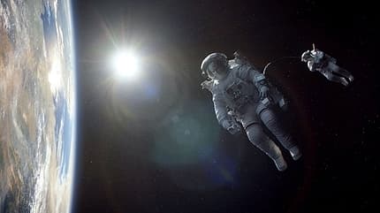 Weltraum-Thriller "Gravity": In der Stille des Weltraums kämpfen 2 verunglückte Astronauten ums Überleben Weltraum-Thriller "Gravity": In der Stille des Weltraums kämpfen 2 verunglückte Astronauten ums Überleben