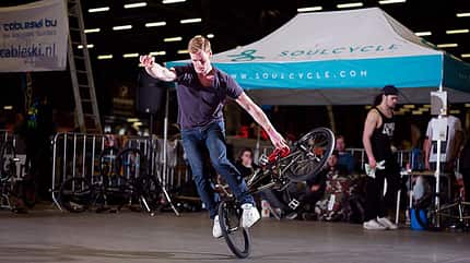 BMX Flatland: Die besten Tipps & Tricks von Profifahrer Rayk Hahne BMX Flatland: Die besten Tipps & Tricks von Profifahrer Rayk Hahne
