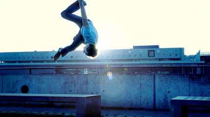 Freerunning verbindet Akrobatik mit Krafttraining Freerunning verbindet Akrobatik mit Krafttraining