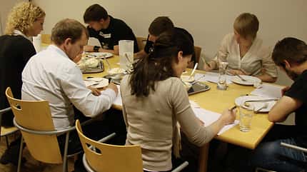 Die Testcrew von Men's Health probiert Kartoffelsalat Die Testcrew von Men's Health probiert Kartoffelsalat