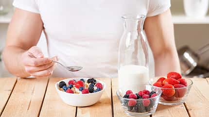 Beeren sind echte Mineralstoff-Bomben, die beim Muskelaufbau einschlagen. Beeren sind echte Mineralstoff-Bomben, die beim Muskelaufbau einschlagen.