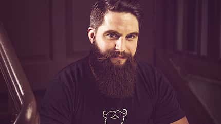 Mike, Geschäftsführer von blackbeard, macht sein Baröl selber Mike, Geschäftsführer von blackbeard, macht sein Baröl selber