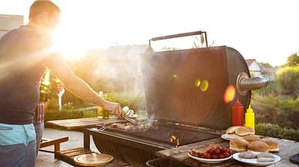 Holzkohle-, Gasgrill und Smoker: Wann ist die ideale Grilltemperatur erreicht? Holzkohle-, Gasgrill und Smoker: Wann ist die ideale Grilltemperatur erreicht?