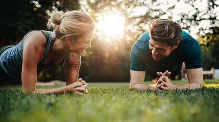 Werden Sie gemeinsam im Outdoor-Gym fit Werden Sie gemeinsam im Outdoor-Gym fit