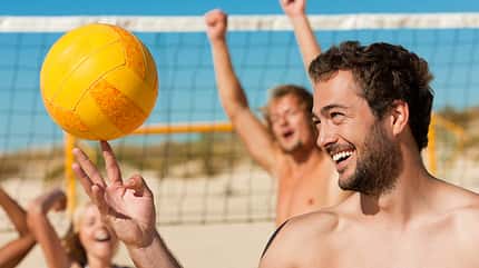 Baggern, werfen, schlagen: Bleiben Sie am Ball! Baggern, werfen, schlagen: Bleiben Sie am Ball!