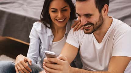 Immer mehr Paare finden sich per Online-Dating Immer mehr Paare finden sich per Online-Dating