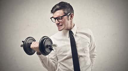 Schon 28 Tage Hanteltraining verbessern die Durchblutung im Hirn