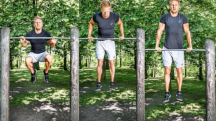 Muscle-Up Schritt 3-5: Knie anziehen, umgreifen, Arme strecken und in den Stütz drücken. Muscle-Up Schritt 3-5: Knie anziehen, umgreifen, Arme strecken und in den Stütz drücken.