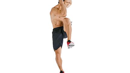 Crunches im Stehen mit Knieheben und Rumpfdrehung Crunches im Stehen mit Knieheben und Rumpfdrehung