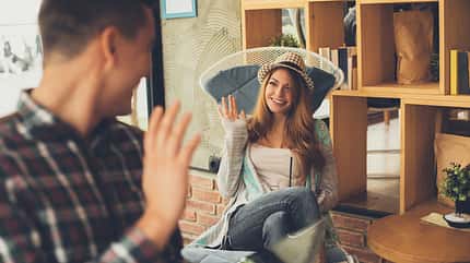 An der Körpersprache erkennen Sie die Flirtbereitschaft An der Körpersprache erkennen Sie die Flirtbereitschaft