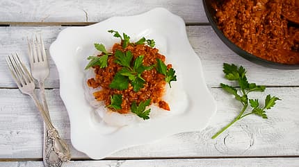 Shirataki-Pasta mit Bolognese-Sauce Shirataki-Pasta mit Bolognese-Sauce
