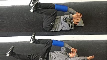 Stabi-Move: Dead Bug mit Foamroll Stabi-Move: Dead Bug mit Foamroll