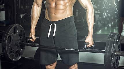 Die Trap-Bar ist auch für Shrugs sowie für den Farmer’s Walk allerbestens geeignet. Die Trap-Bar ist auch für Shrugs sowie für den Farmer’s Walk allerbestens geeignet.