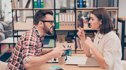 Ärger im Job: Wie Sie Ihre Wut besser kommunizieren Ärger im Job: Wie Sie Ihre Wut besser kommunizieren