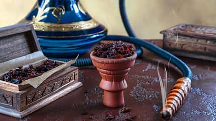 Durch fruchtige Aromen, die dem Tabake zugesetzt werden, wirkt das Rauchen weniger ungesund Durch fruchtige Aromen, die dem Tabake zugesetzt werden, wirkt das Rauchen weniger ungesund