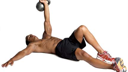 Aufstehen mit Kettlebell Aufstehen mit Kettlebell