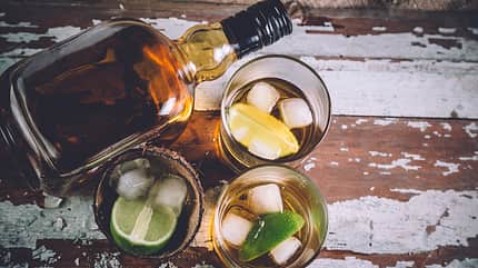 Vorsicht bei Alkohol aus dem Nicht-EU-Ausland: Nur 1 Liter Spirituosen ist erlaubt Vorsicht bei Alkohol aus dem Nicht-EU-Ausland: Nur 1 Liter Spirituosen ist erlaubt