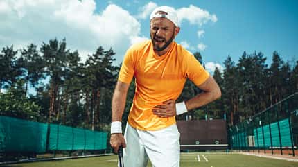 Leistenbruch Aus einer "Weichen Leiste", unter der Tennisspieler und Fußballer häufig leiden, kann sich ein Leistenbruch entwickeln
