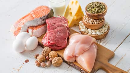 Viele Lebensmittel enthalten Proteine Viele Lebensmittel enthalten Proteine