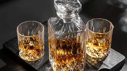 Hochwertiger Whiskey gehört in eine hochwertige Karaffe