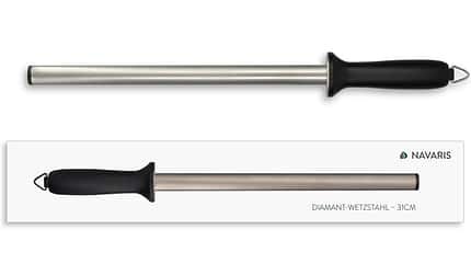 Mit einem Wetzstahl werden stumpfe Messer wieder scharf