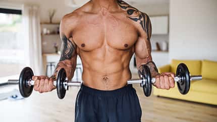 Trainingsplan: Breite Brust im Home Gym