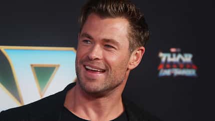 Fit wie Hollywood-Star Chris Hemsworth. So funktioniert seine 50-Rep-Challenge