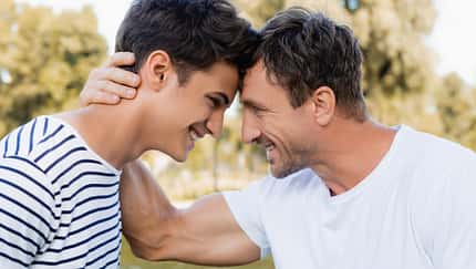 Jungs in der Pubertät: Da verändert sich einiges, auch für den Vater