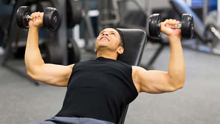 Die besten Gym-Übungen für Männer ab 40 Jahren