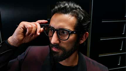 Titelbild_Brillentrends_Männer_Frühling 2024_Ray-Ban_PR