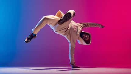 Mann beim Breakdance