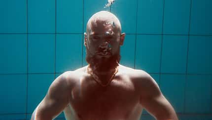 Portrait,Of,Muscles,Beard,Yoga,Man,Underwater,In,The,Swimming
