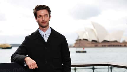 Patrick Schwarzenegger posiert in Sydney für "The Last of Us" und "White Lotus"