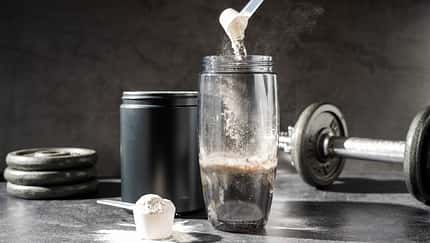 Protein und Creatin – die Power-Pulver für Sportler unter der Lupe
