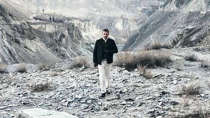 Floris van Bommel beim Kampagnenshooting in Pakistan