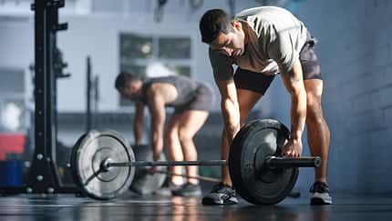 Fit werden für Fitness-Wettkampf Fit werden für Fitness-Wettkampf