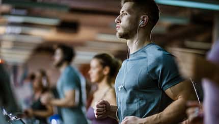 Trotz vollen Fitnessstudio Sport durchziehen