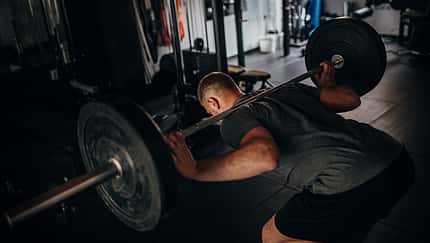 Good Mornings richtig machen: Training für Beine und Rücken
