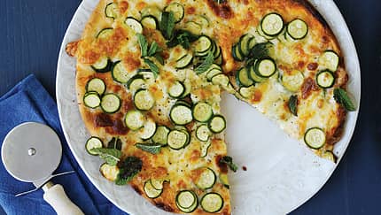 Zucchini-Minz-Pizza