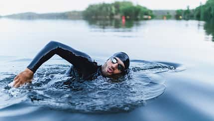 Open Water statt Pool: Warum Schwimmen im See dein Training verändert Open Water statt Pool: Warum Schwimmen im See dein Training verändert